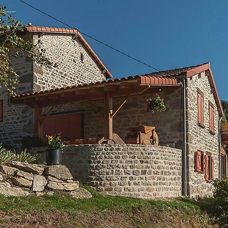 Gite " Oree Des Bois" Vertolaye Bagian luar foto