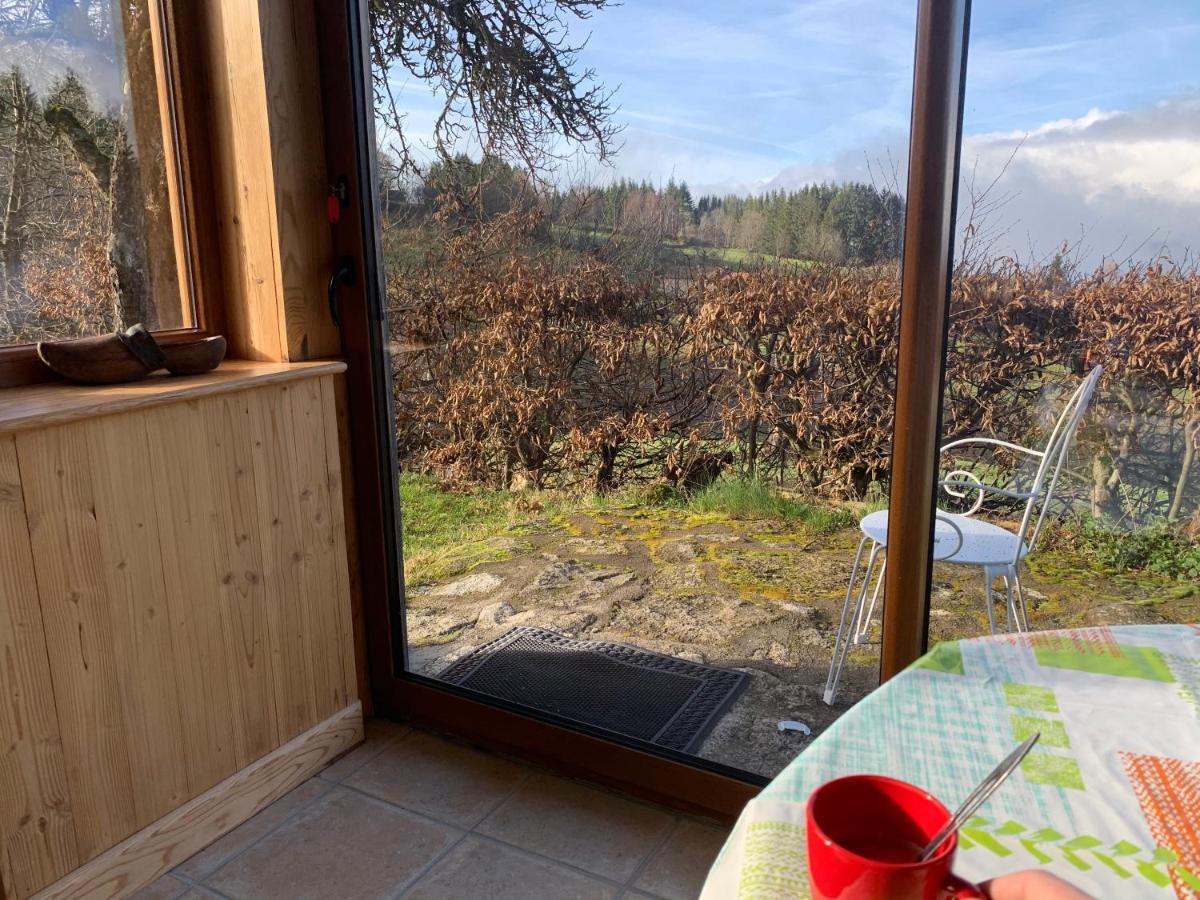 Gite " Oree Des Bois" Vertolaye Bagian luar foto