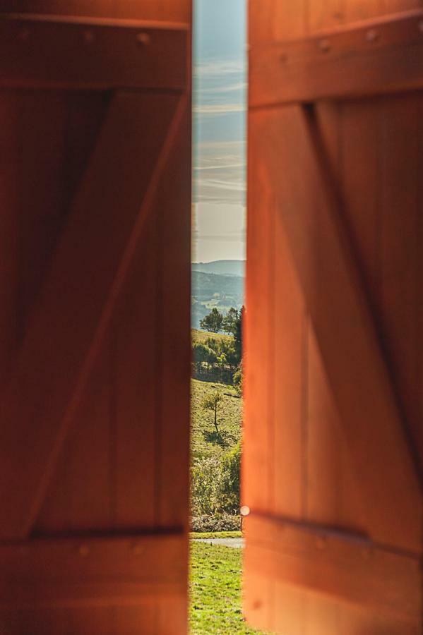 Gite " Oree Des Bois" Vertolaye Bagian luar foto