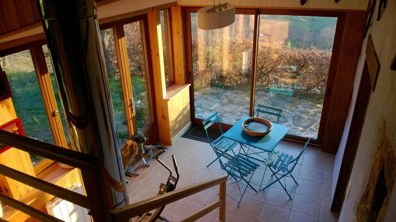 Gite " Oree Des Bois" Vertolaye Bagian luar foto